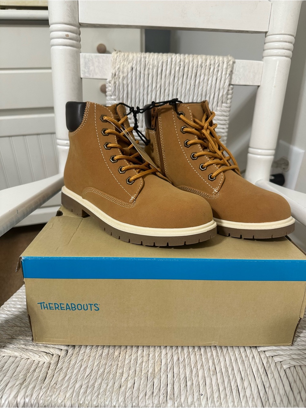 New Thereabouts Luke Wheat Lace-Up Boots - Youth Size 3 Medium NIB